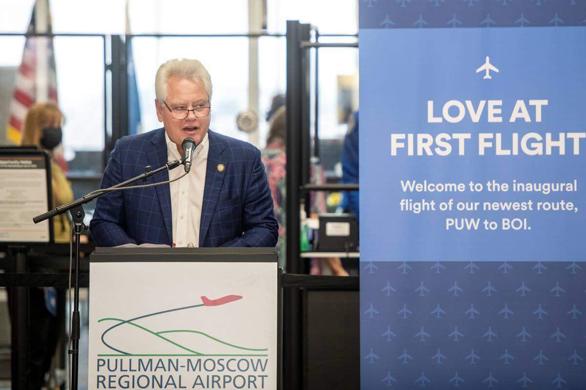 University of Idaho President Scott Green speaks to a crowd at the Pullman-Moscow Regional Airport before the flight.