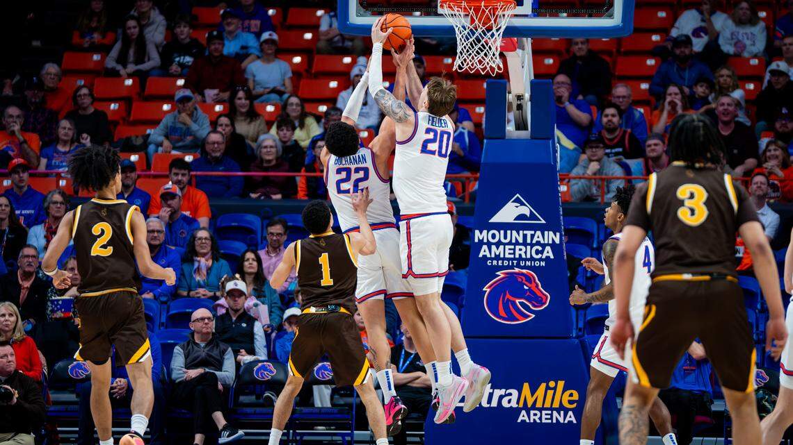 Boise State basketball starters, plus ‘vintage Keene,’ show out to beat Wyoming