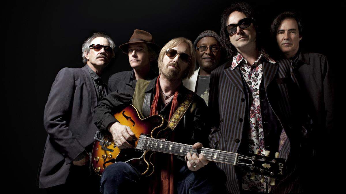 1323982745tompetty_img03_hi.JPG