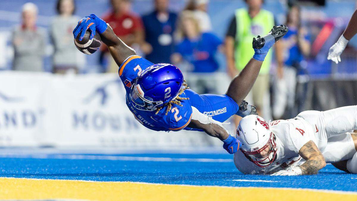 Boise State running back Ashton Jeanty scores a touchdown in the fourth quarter of their game against Washington State, Saturday, Sept. 28, 2024 at Albertsons Stadium.