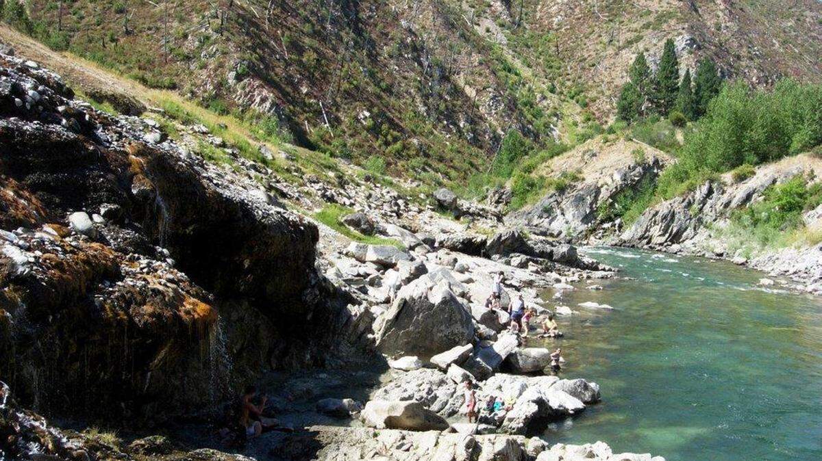 Located along the South Fork of the Payette River, Kirkham Hot Springs is a popular and relaxing getaway. Contrary to recent reports, the Forest Service is not closing the hot springs.