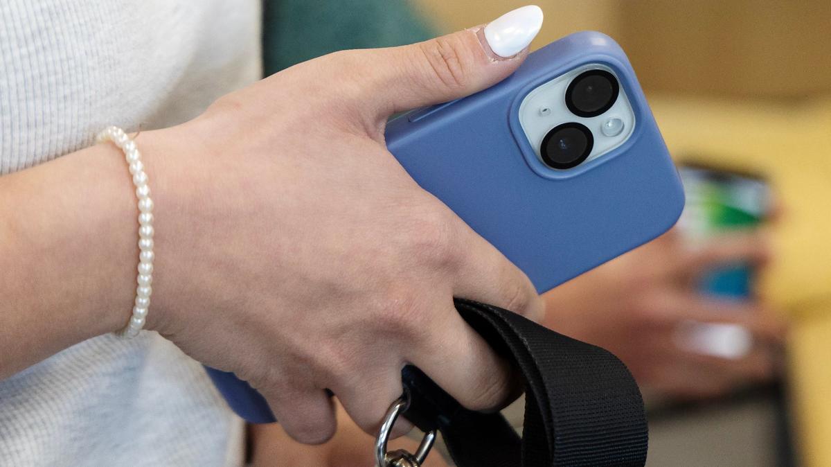 Some Tri-City schools are cracking down on cellphone use in an attempt to improve student mental health and prevent bullying, as well as to refocus the school day around learning.