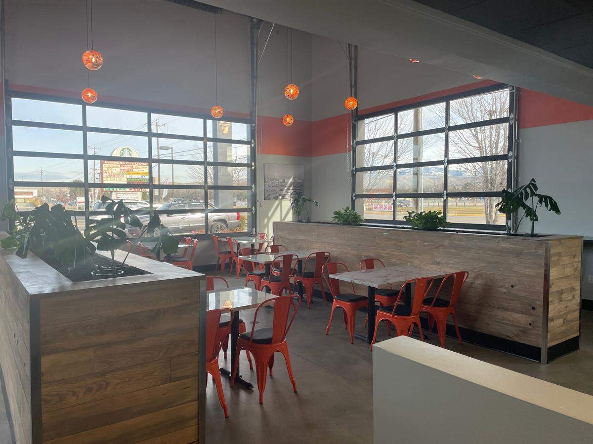 The new Big Bun in Garden City has an enclosed indoor-outdoor patio with garage doors.