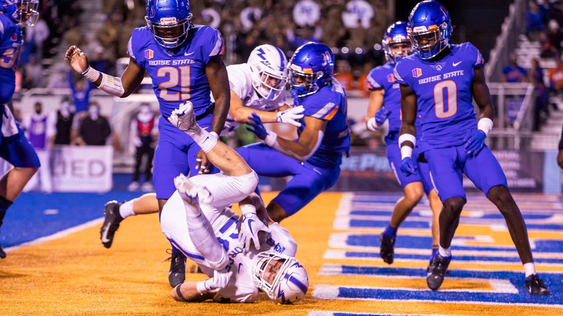 Air Force fullback Brad Roberts scores a touchdown against the Bronco defense in the first half Saturday, Oct. 16, 2021 at Albertsons Stadium.