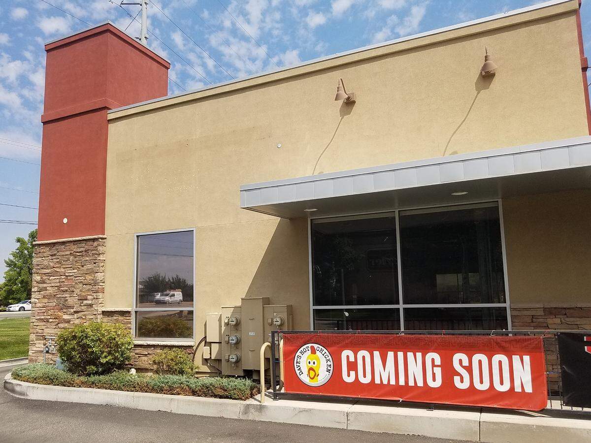 A Dave's Hot Chicken is slated to open where Kneaders closed on Eagle Road in Meridian.