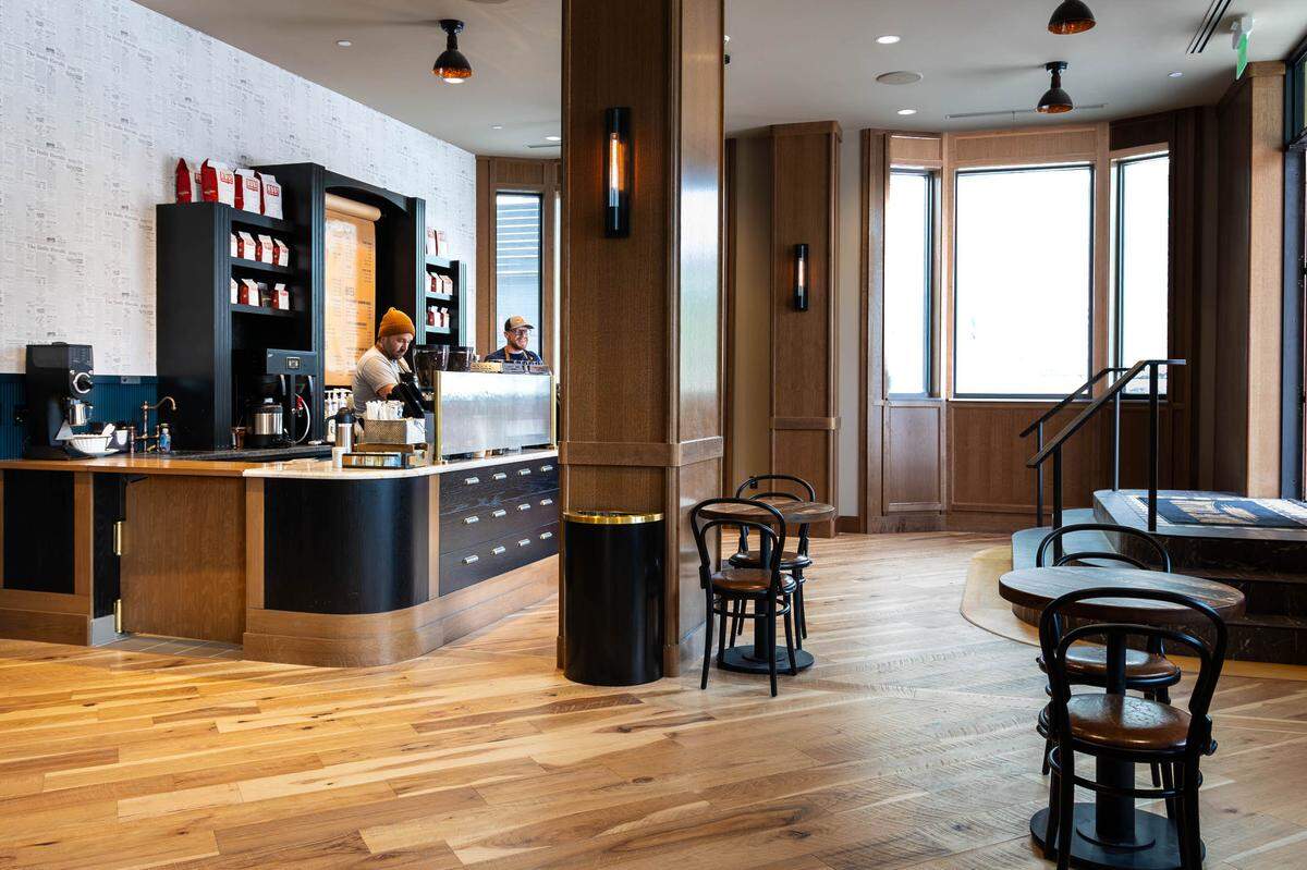 The Blue Collar Coffee Co. offers espresso, java drinks, tea and smoothies, breakfast sandwiches and burritos.