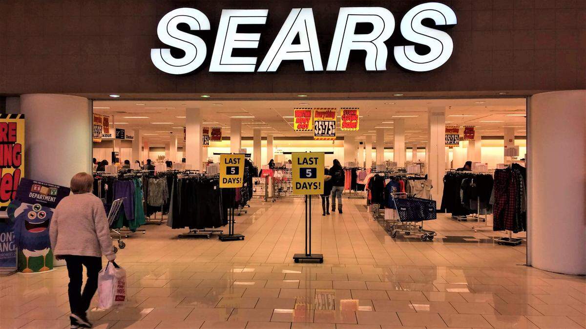 A shopper approaches Sears inside Boise Towne Square on New Year’s Day 2019, just before the store closed for good.