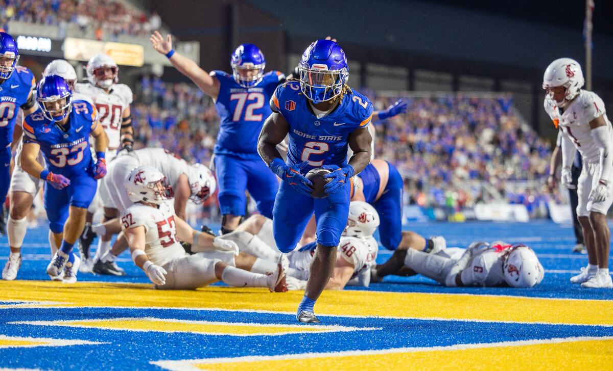 Boise State running back Ashton Jeanty scores a touchdown in the fourth quarter against Washington State last week.