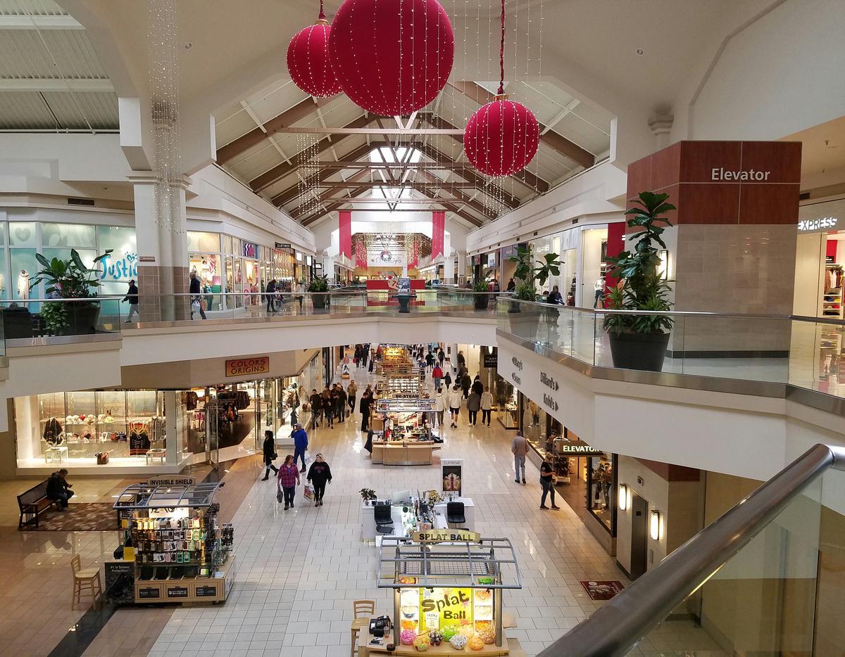 Thirty years after it opened, the Boise Towne Square still attracts a large number of shoppers and keeps most of its storefronts occupied.
