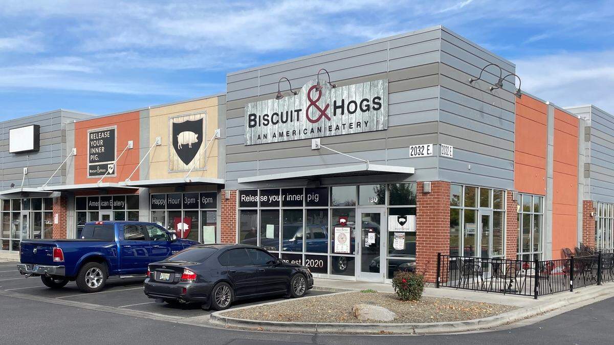 Potential patrons walking up to Biscuit & Hogs on Overland Road found it closed in October. A note informed customers that it is “consolidating.”