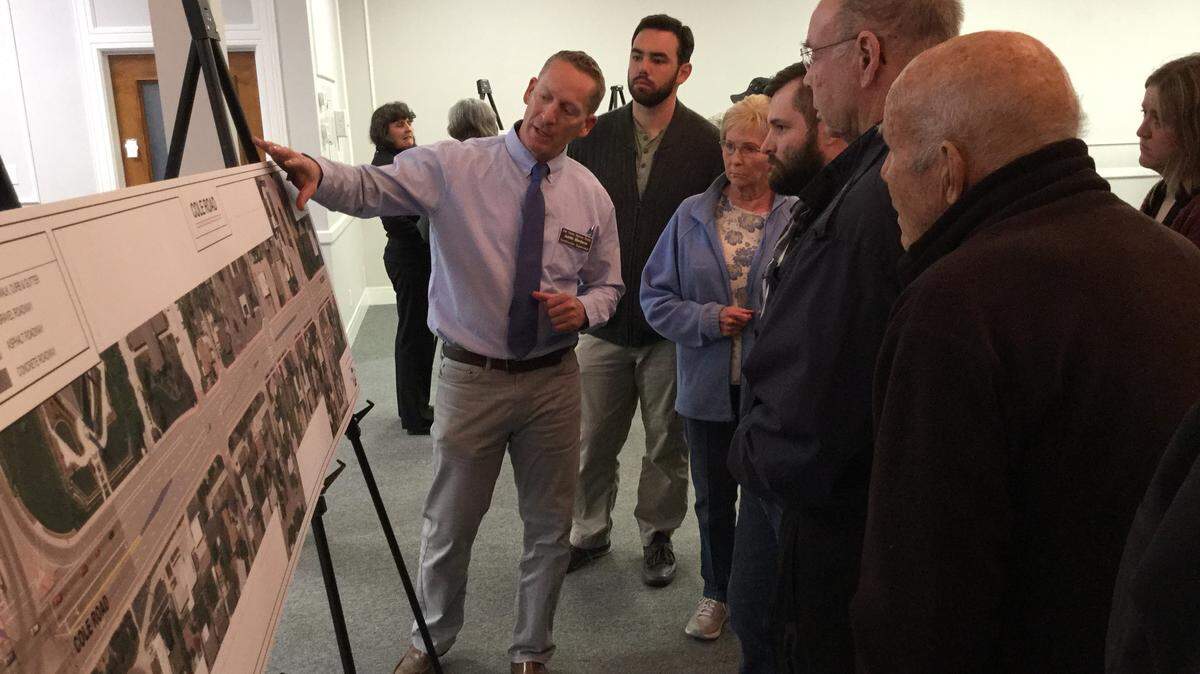 Ada County Highway District Construction Supervisor Justin Bledsoe, left, explains the project that widen Cole Road between Interstate 84 and Franklin Road on Monday at a district-sponsored open house. Lane closures on Cole are scheduled to start Nov. 14. Work will continue into September 2019.