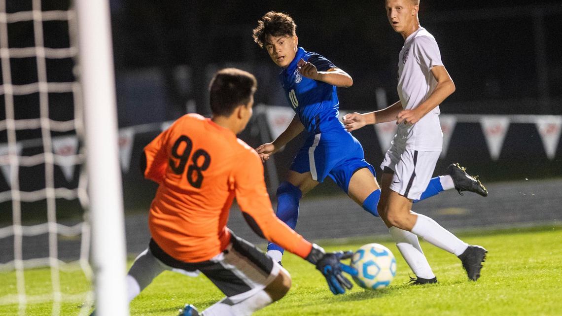 Caldwell senior Damian Arguello, center, was named to the 4A Southern Idaho Conference first team by the league’s coaches.