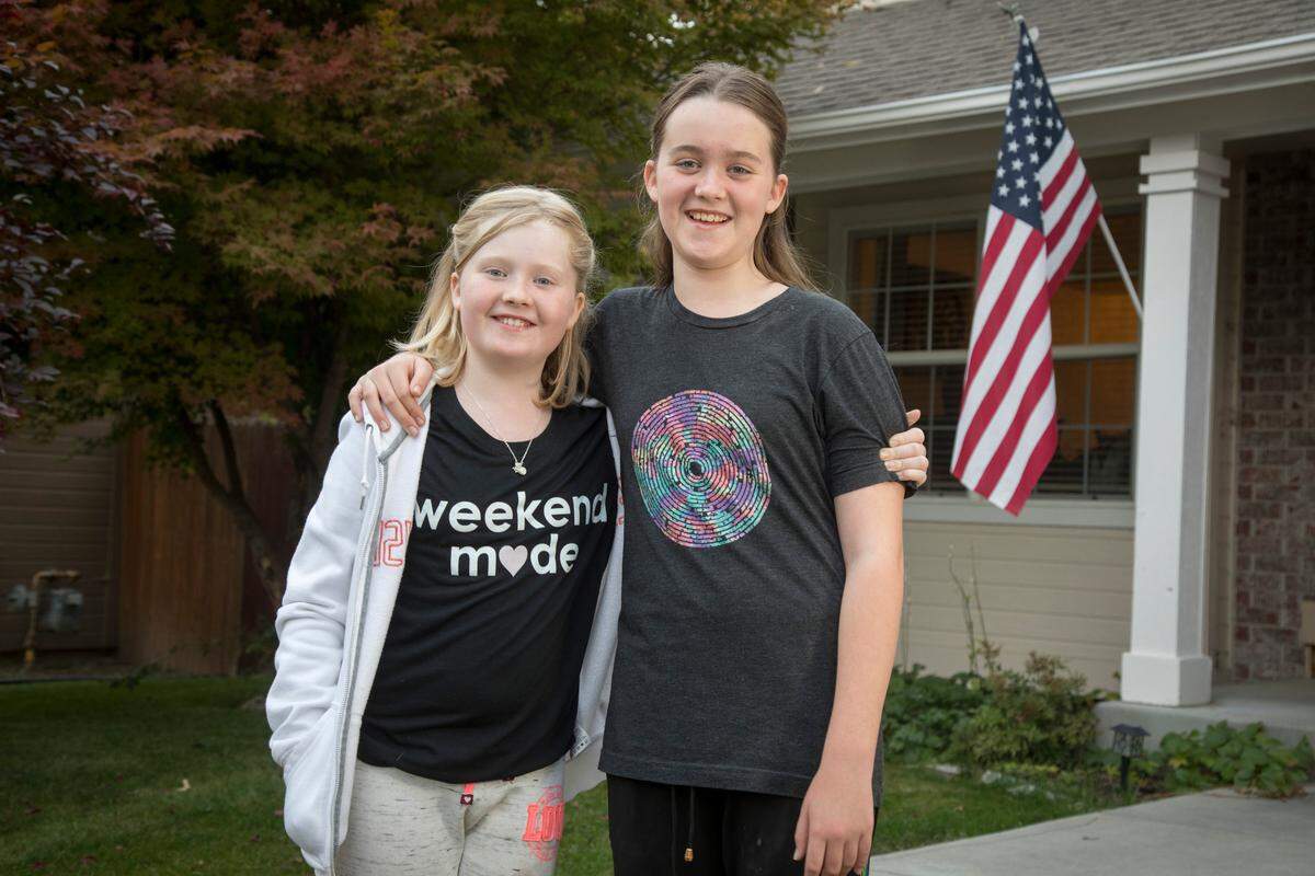 Kaitlin Brooks, 10, and her sister, Jessie.