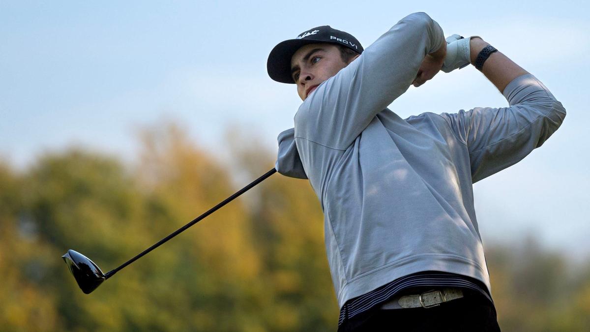 Eagle’s Beau Sahr tees off on the second hole Wednesday at BanBury Golf Course during the 6A District Three Boys Golf Tournament. Sahr rolled to a three-shot victory by shooting a 4-under round of 67.