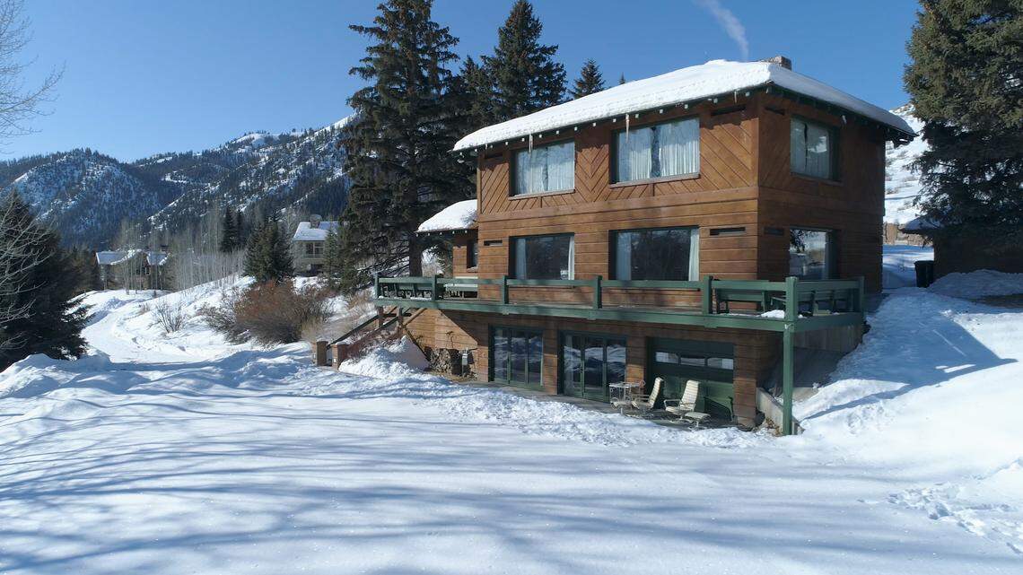 Ernest and Mary Hemingway bought this home in Ketchum in 1959. The Community Library converted a caretaker’s room into an apartment for writers-in-residence.