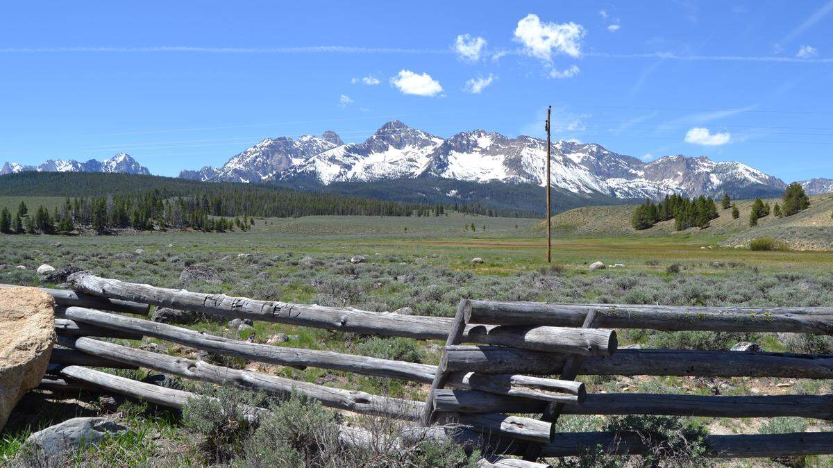 The Sawtooth Mountains are just one of the many reasons we love living in Idaho. Climate change threatens that enjoyment. Take action this Earth Day to champion clean energy and fight climate change.