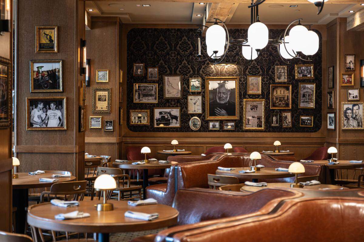 The hotel’s Baraboo Supper Club takes inspiration from Wisconsin and offers relish trays, prime rim and boozy ice cream drinks.