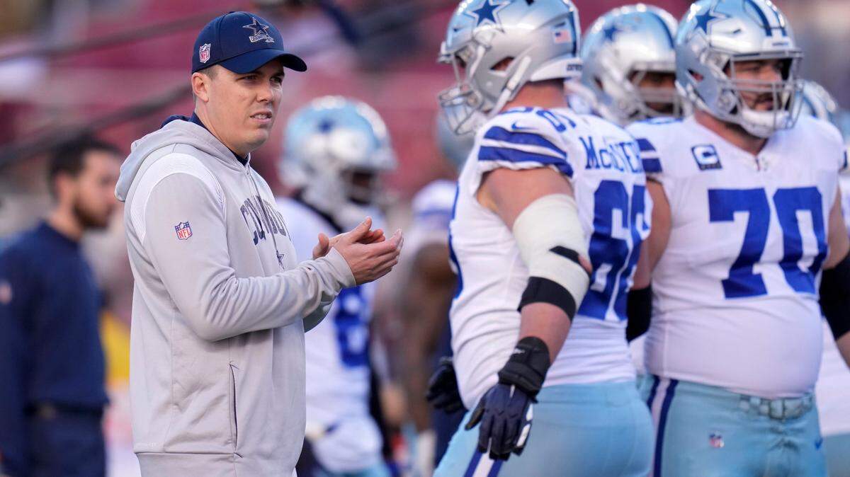 Dallas Cowboys offensive coordinator Kellen Moore is taking some heat after calling an unconventional play that was unsuccessful on the final play of the Cowboys 19-12 loss to the 49’ers in the divisional round of the playoffs.