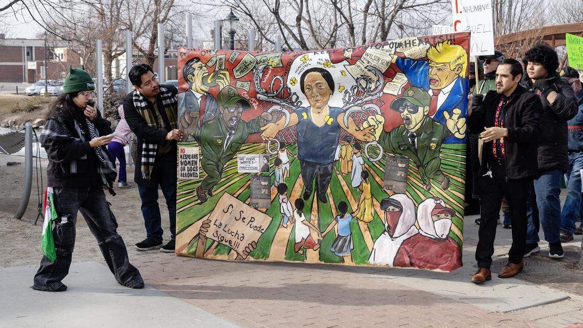 Hundreds gather for and against ICE around Treasure Valley this weekend