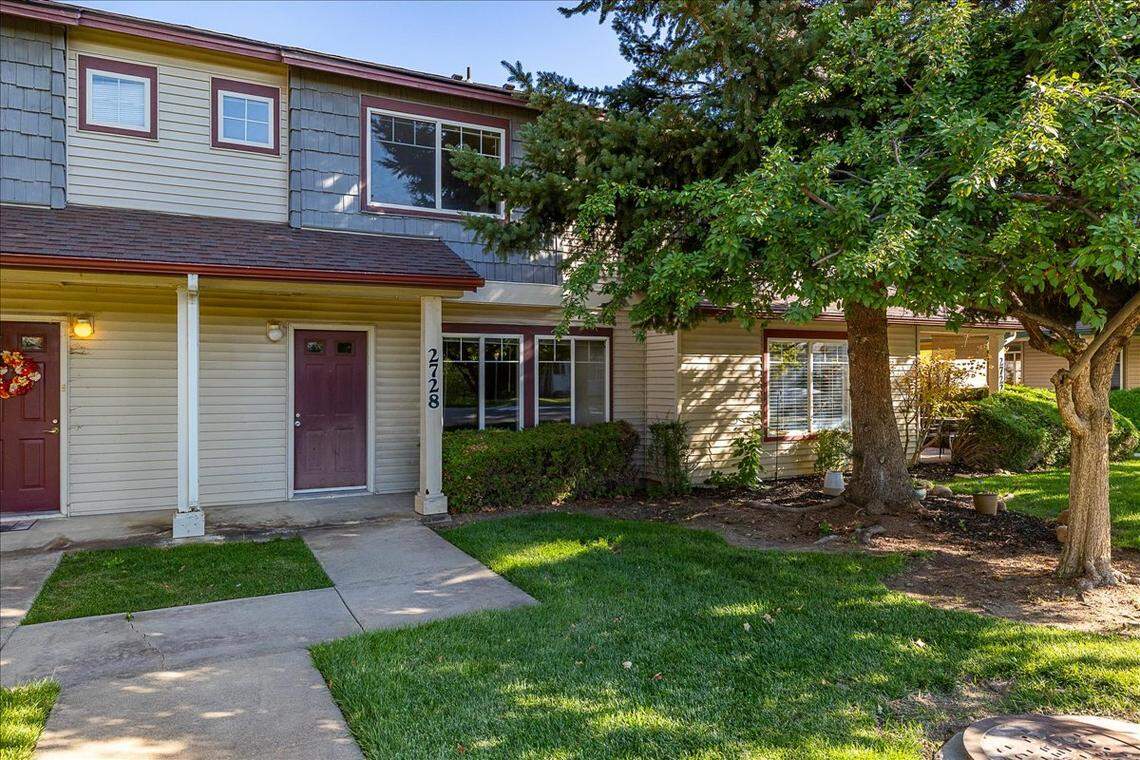 The city is selling this two-story condo at 2728 W. Cherry Lane for $250,000. The condo comes with three bedrooms and two-and-a-half bathrooms.