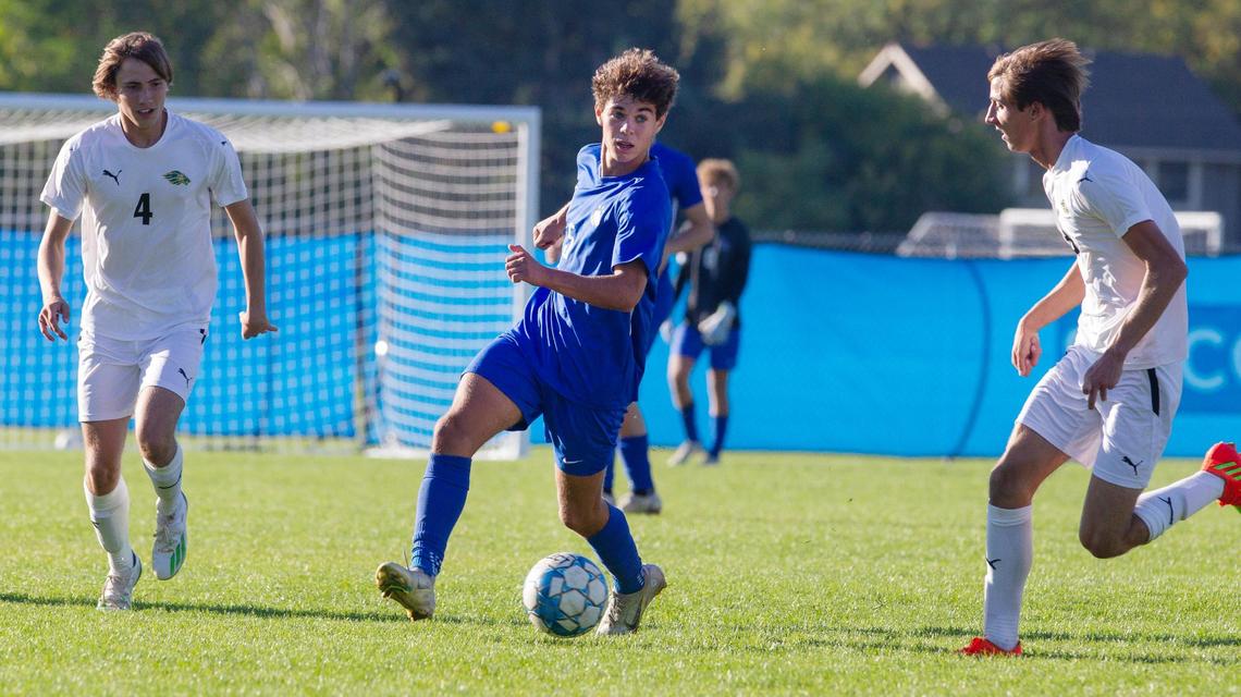 Zach Taylor, center, returns as one of the key weapons as Timberline chases its third straight boys soccer state title.