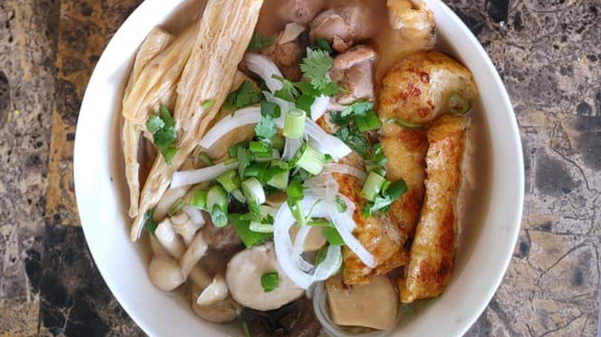 Vegetarian pho (pho chay) is on the menu at Pho 7.