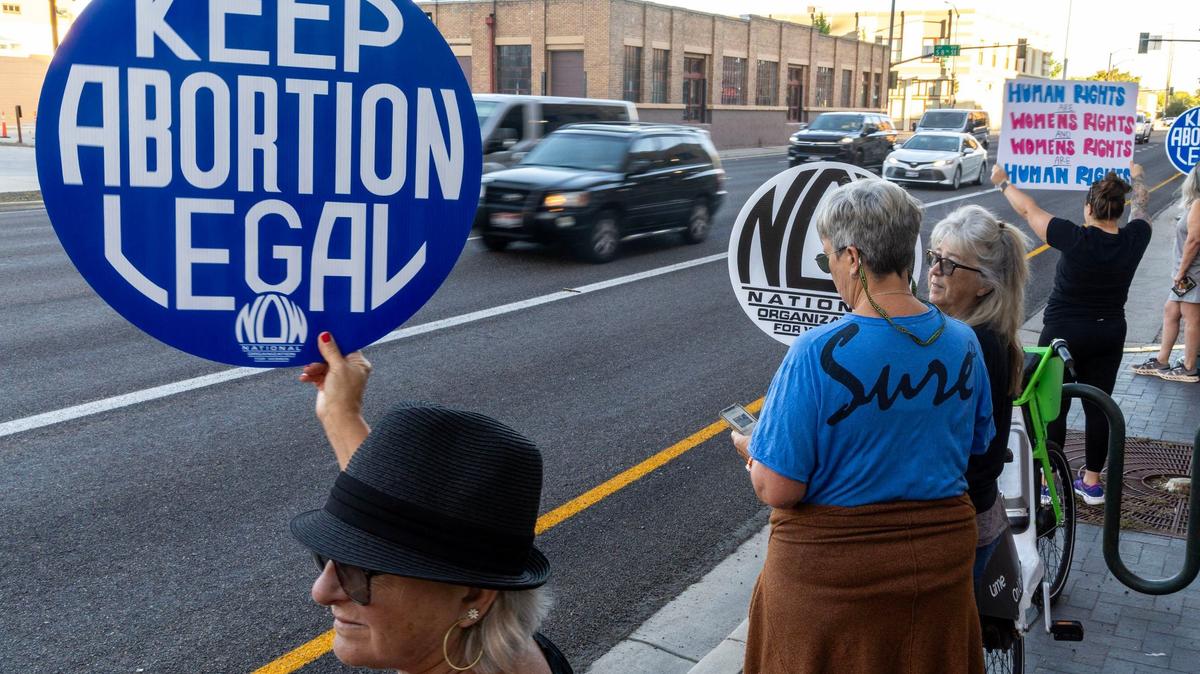 WA abortion clinics scramble to care for out-of-state patients. How far are they traveling?