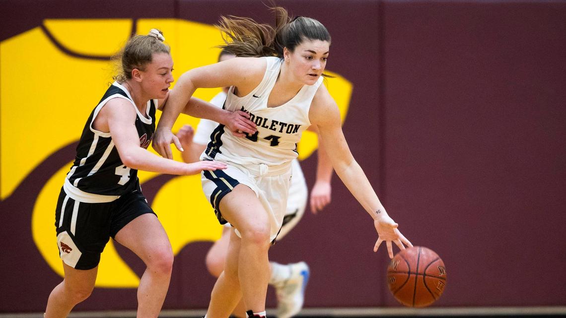 Middleton senior Payton Hymas, right, the reigning 4A SIC Player of the Year, and the rest of the Vikings are heavy favorites to repeat as 4A conference and district champs.