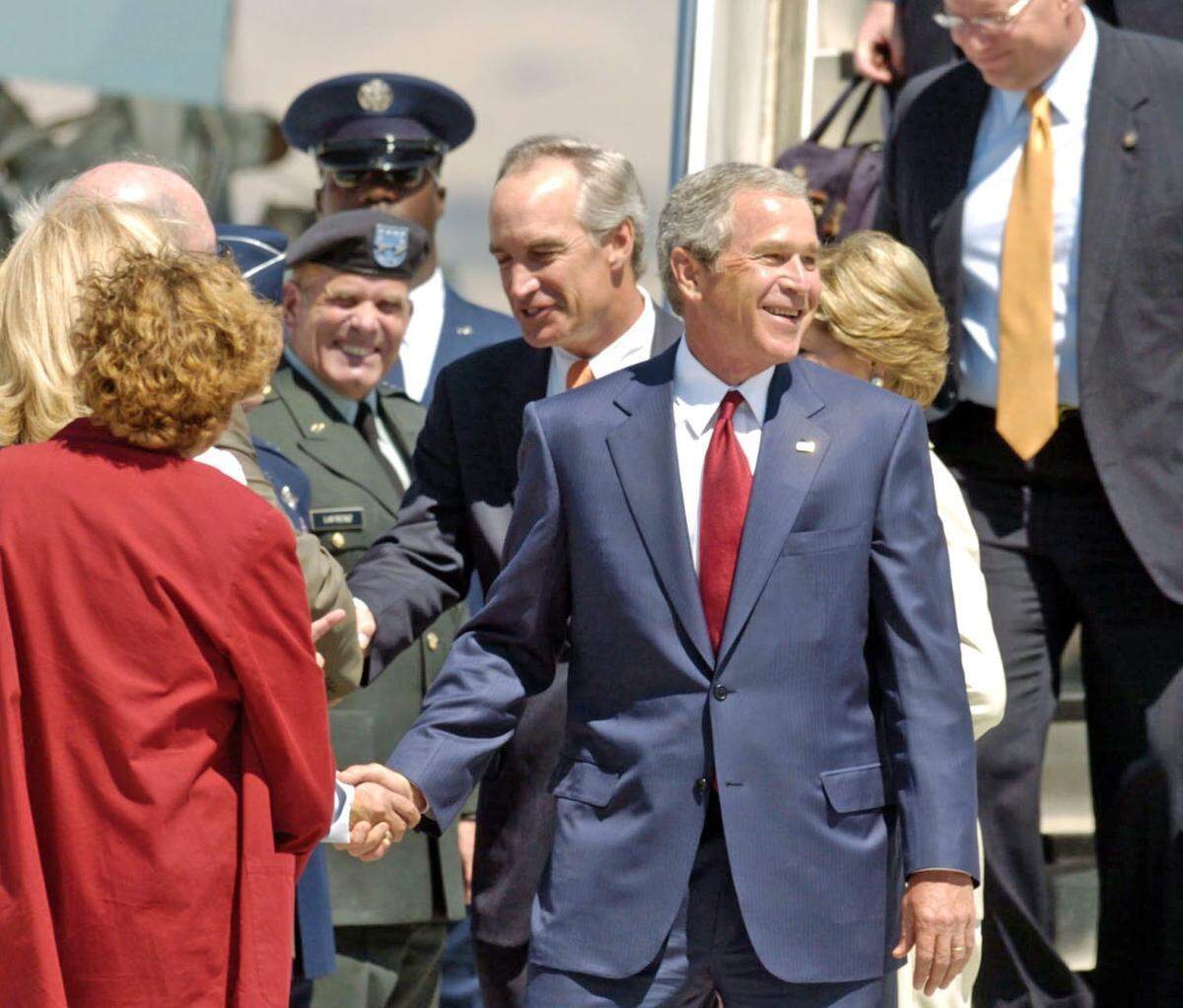 President George W. Bush greets a select group of Idahoans after landing at Gowen Field in Boise in 2005.