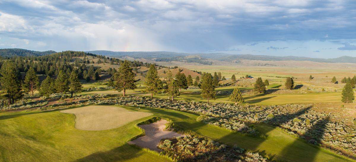 The Links at Silvies Valley Ranch features the highest point on a golf course in Oregon at 4,887 feet.