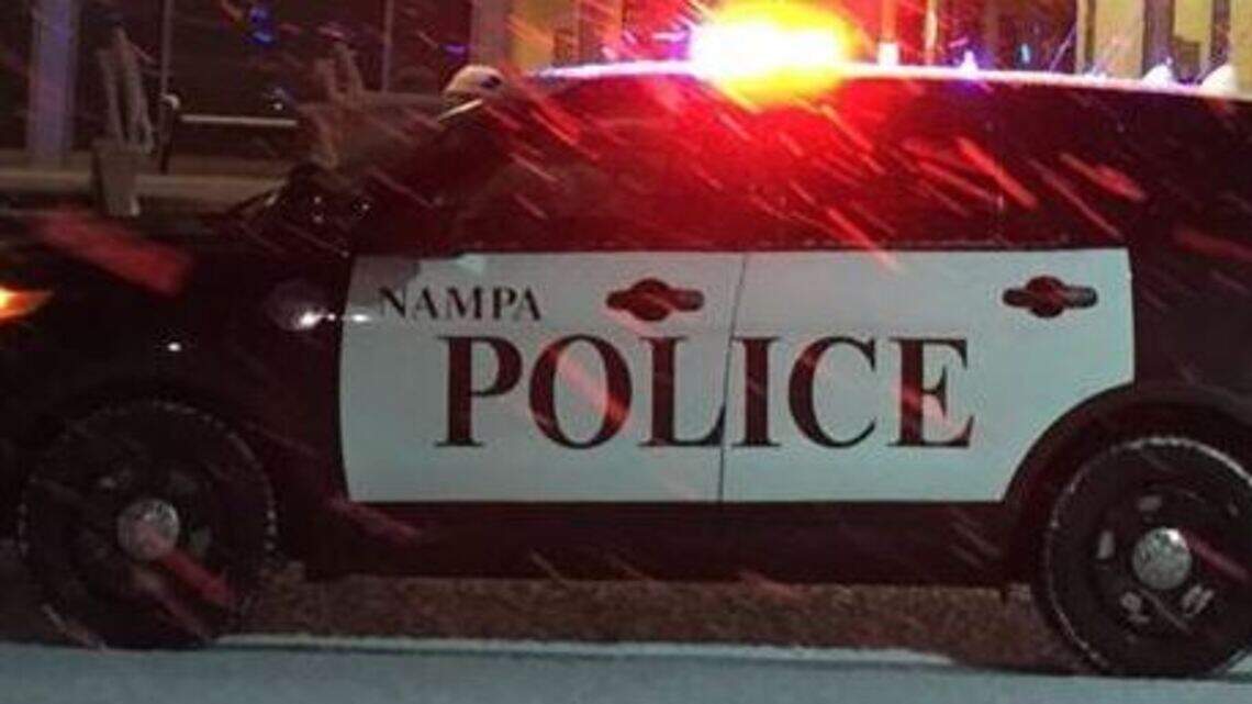 Nampa police: Red-light runner causes five-vehicle injury crash at intersection