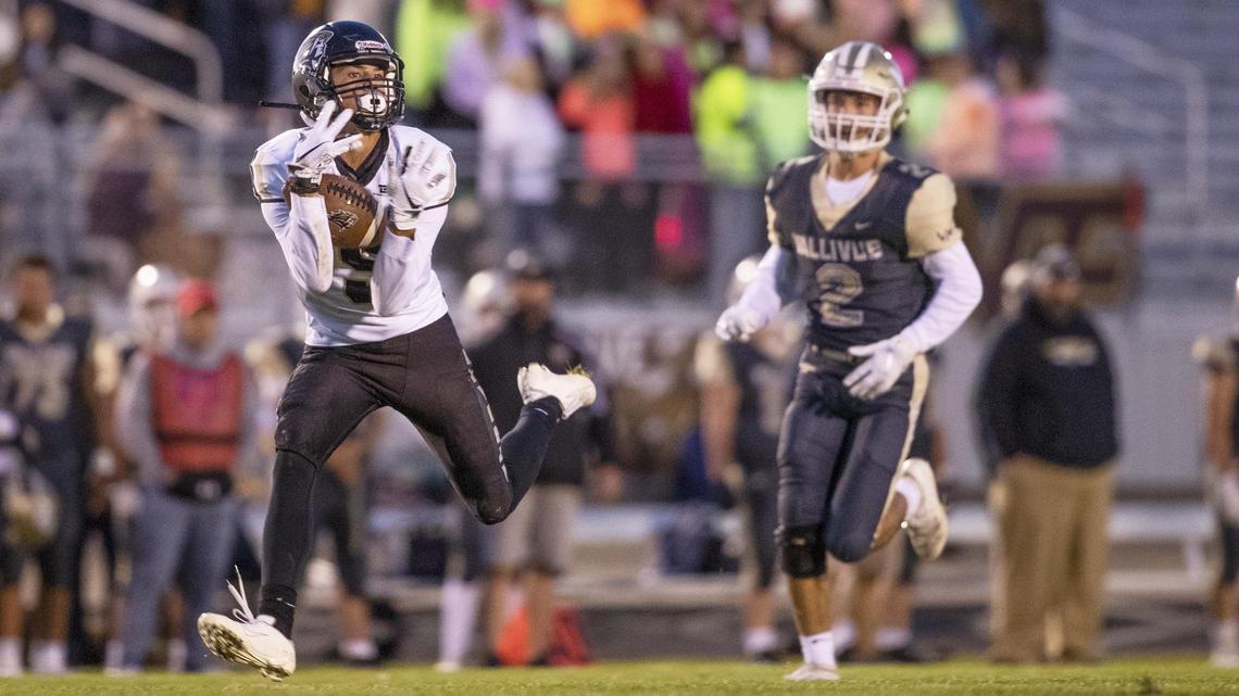 Kuna wide receiver Koltin Teater hauls in an over-the-shoulder catch for a touchdown last year against Vallivue.