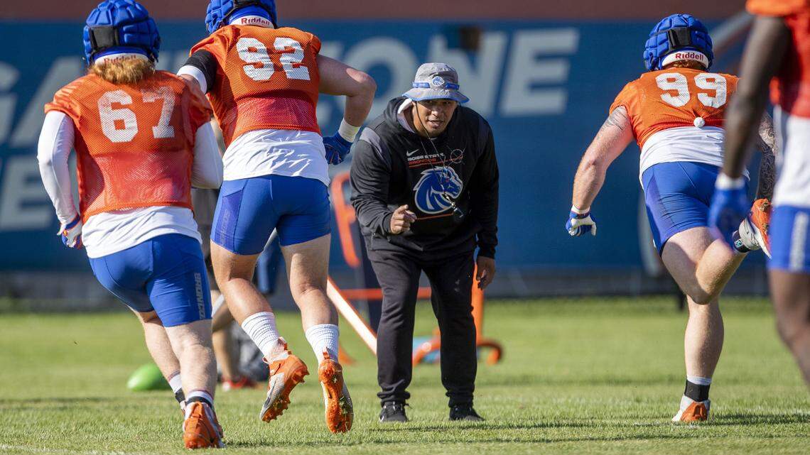Boise State football fills out its coaching staff by promoting a familiar name