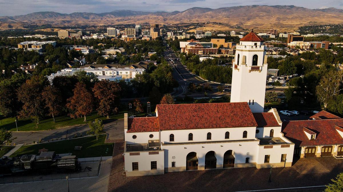 An iconic landmark visible from downtown, Boise Depot was first opened in 1925 as a hub for interstate rail transit. The Pioneer Line passenger rail service was terminated in 1997 because of low ridership and federal cuts.