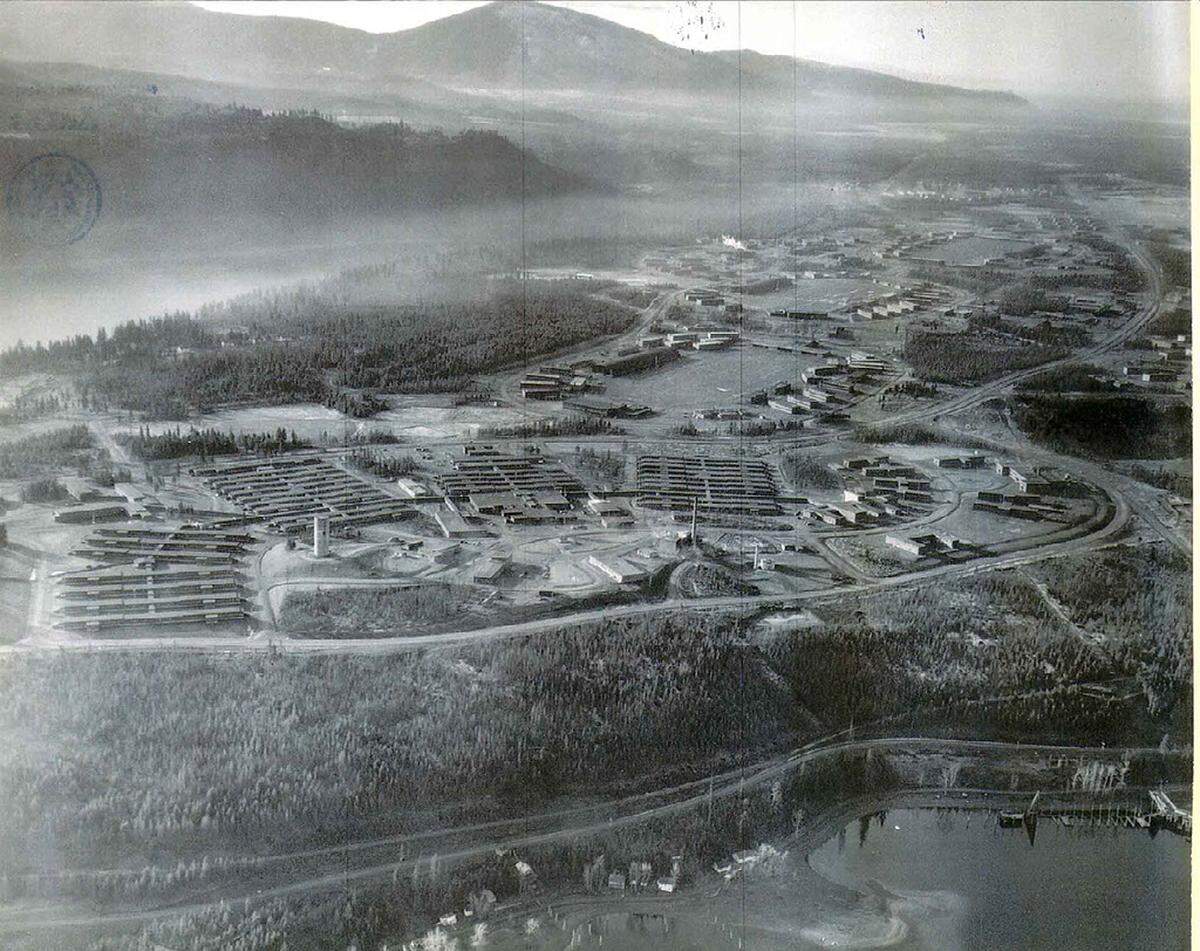 Aerial view of Farragut naval training station in the 1940s.