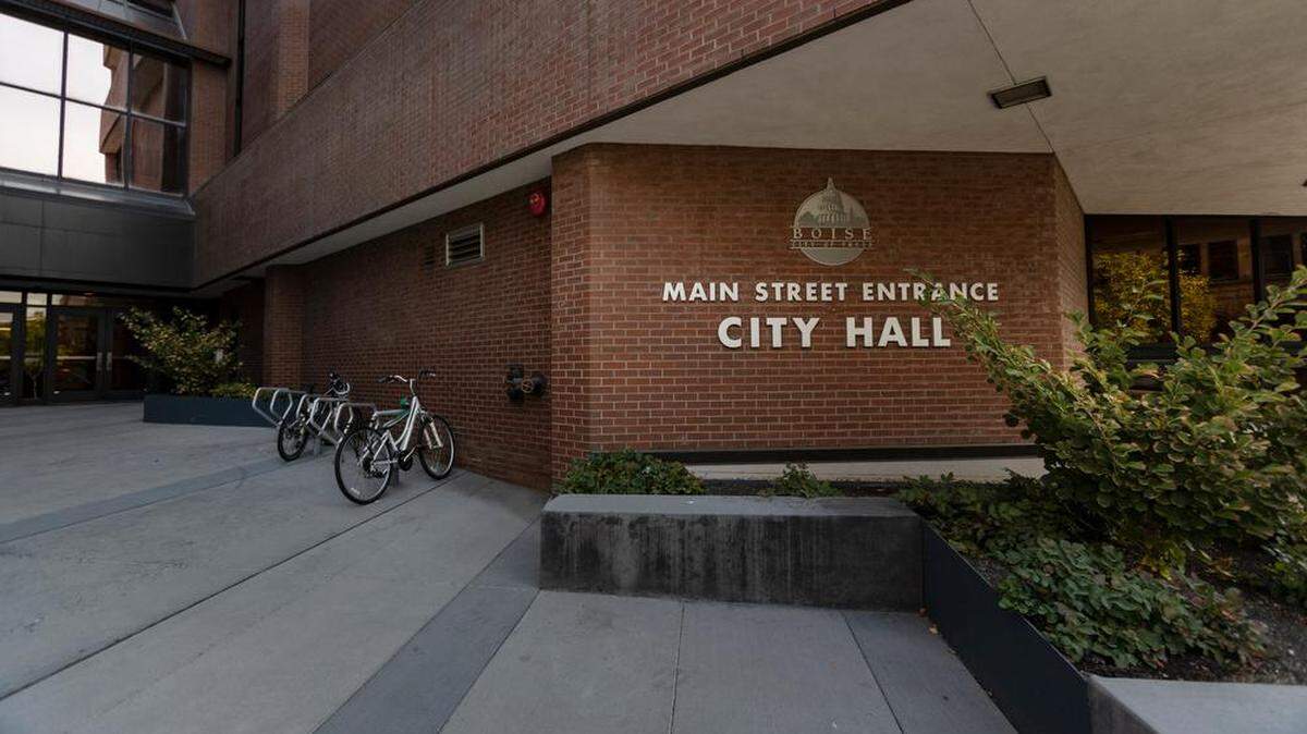 Boise City Hall has a side entrance on Main Street.