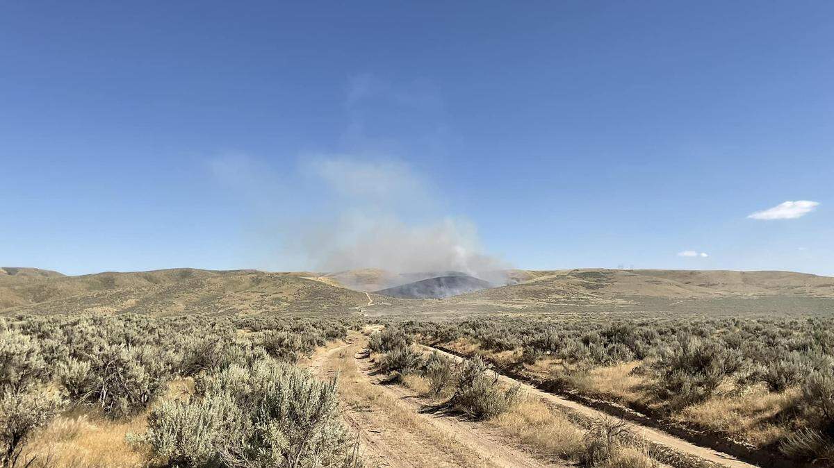 Fire crews responded to a roughly 700-acre fire 5 miles southeast of Boise near Bonneville Point.