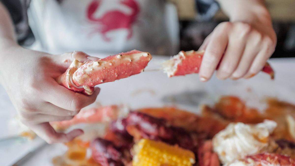 Hook & Reel, a seafood boil franchise, opened its first California location in Sacramento.