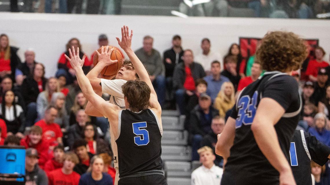 Mountain View senior Dyson Judd scores against Timberline on Tuesday.