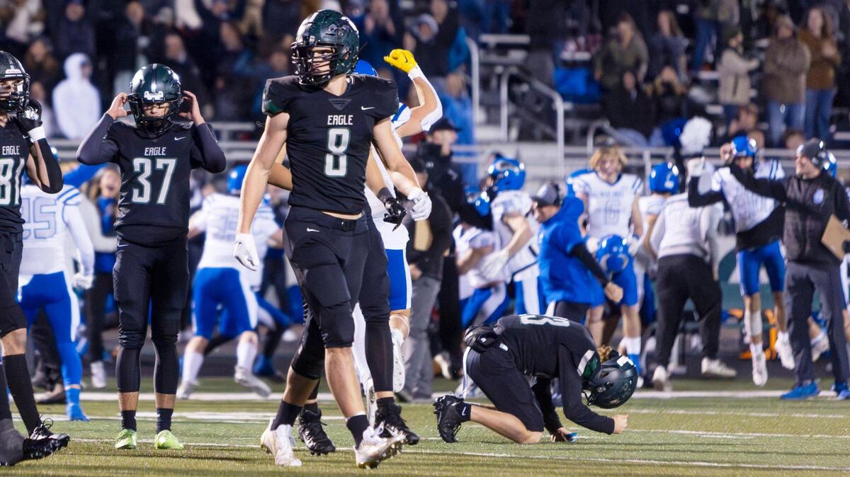 Eagle players react after a potential game-winning field goal missed with 26 seconds left in a 7-6 loss to Coeur d’Alene in the 5A state semifinals Friday.