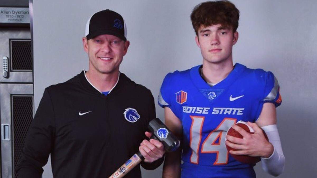 Boise State coach Bryan Harsin poses with new Boise State commit Gavin Wale during Wale’s official visit.
