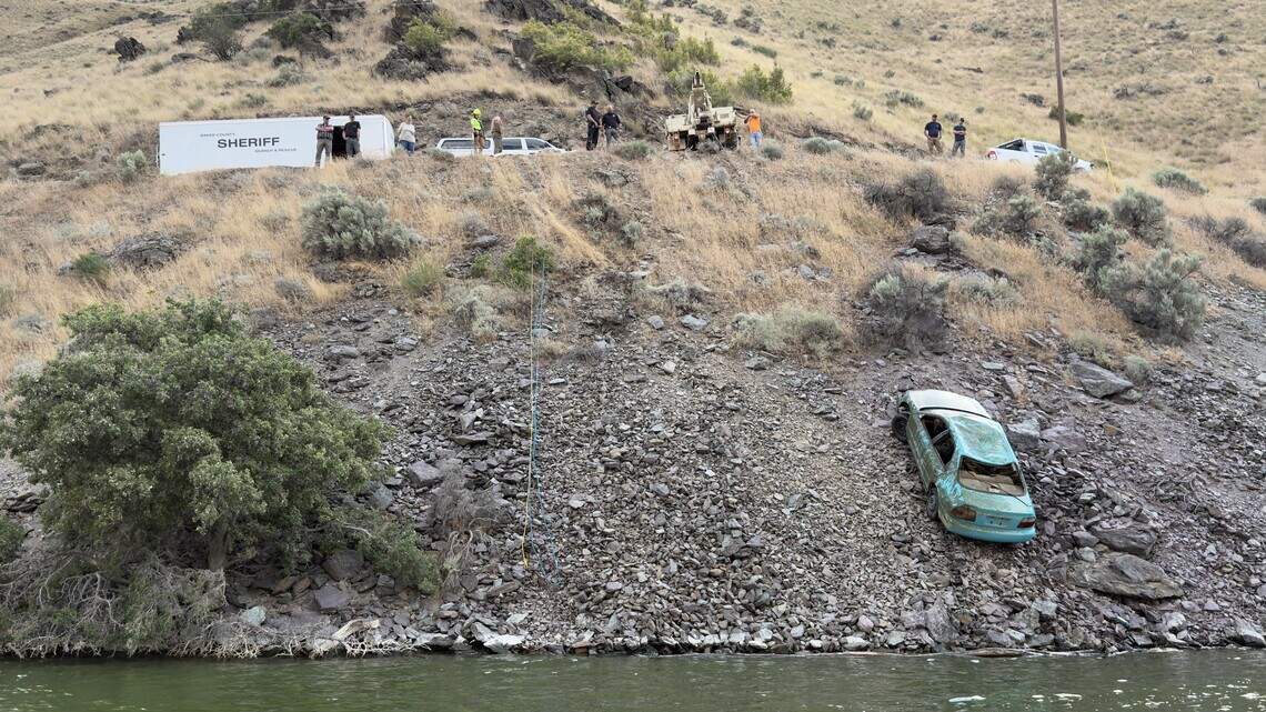 Car stolen in Idaho found in Oregon in Snake River. How it was reeled in