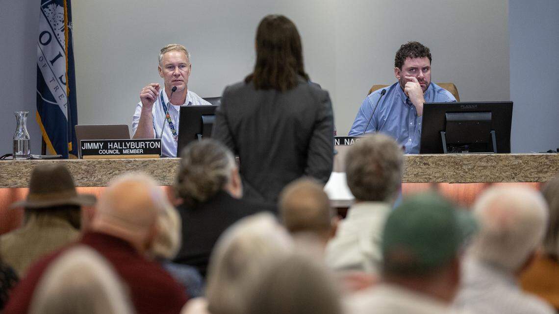 Katy Decker, president of the Veterans Park Neighborhood Association, asks the city to place more stringent conditions on Interfaith Sanctuary. The neighborhood association appealed Interfaith’s permit for a homeless shelter on State Street. 