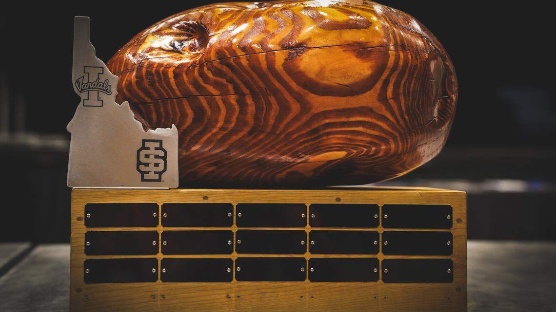 Potato pride: Idaho, Idaho State football teams introduce new rivalry trophy
