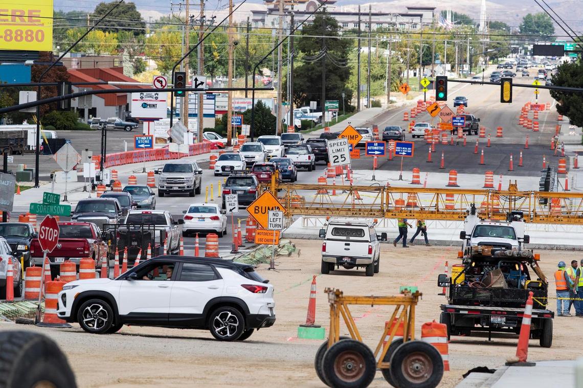 Crews work to upgrade an intersection at Cole and Victory roads in Boise in 2020. 