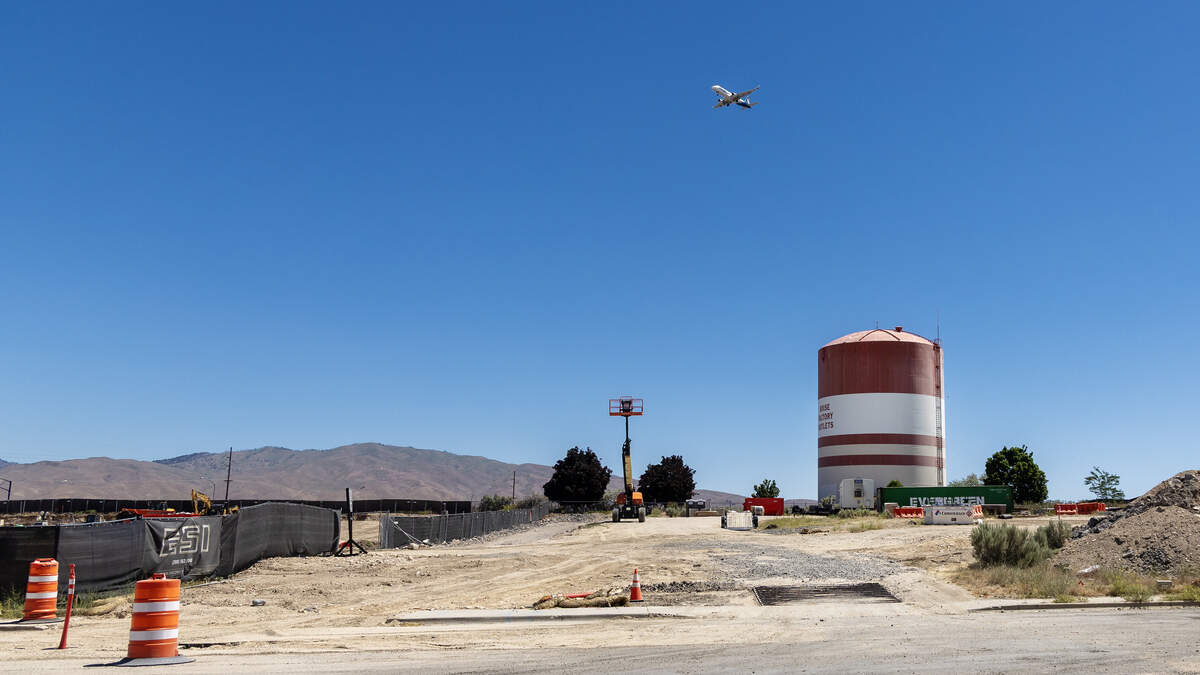 Washington truck manufacturer Kenworth filed a package of permits to build a two-story dealership, warehouse and service center on the site that once held the Boise Factory Outlets mall off South Eisenman Road.