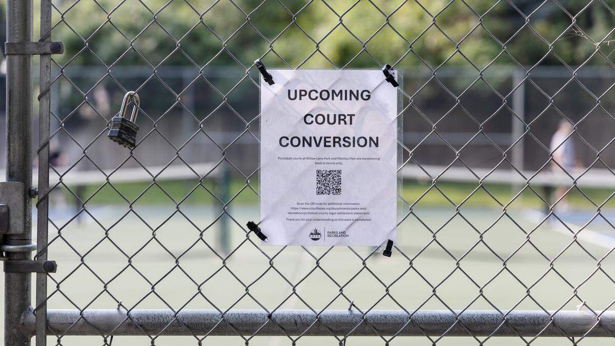 Manitou Park pickleballers learned about the impending closure of the park’s courts from a poster on the courts’ fence. They said they were frustrated by the lack of notice.