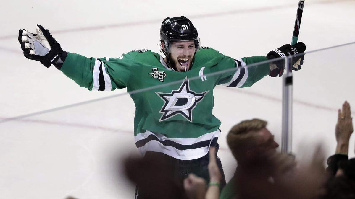 Forward Tyler Seguin celebrates the Dallas Stars’ 3-2 overtime win against the St. Louis Blues on March 3, 2018, in Dallas. The Stars will hold their 2018 training camp at CenturyLink Arena in Boise.