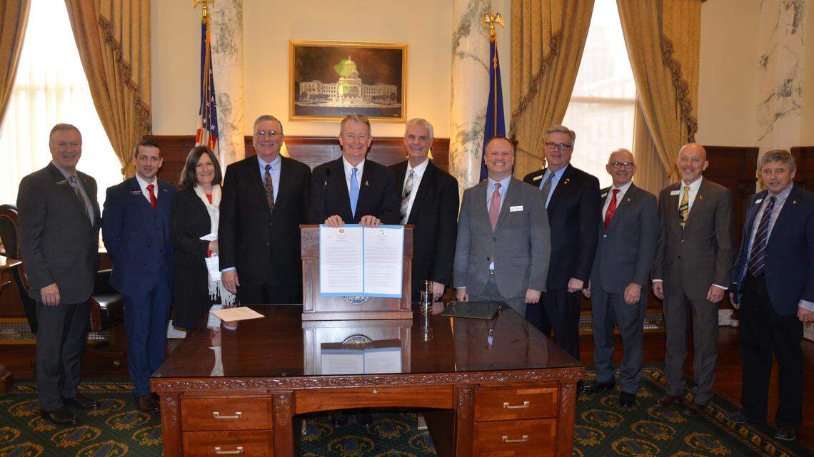Idaho Governor Brad Little signs his first two execuitve orders of 2020, both aimed at decreasing regulations.