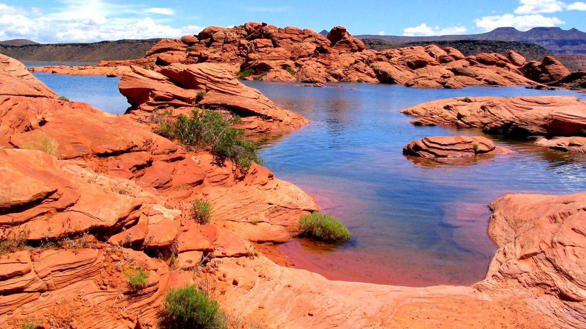 A family is searching for answers in the death of a 15-year-old who fell off his paddleboard and disappeared in a Utah reservoir.